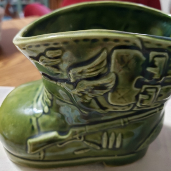 Vintage Japan Ceramic Hunting Boot Planter with Hunting Scene on both sides - Picture 9 of 9